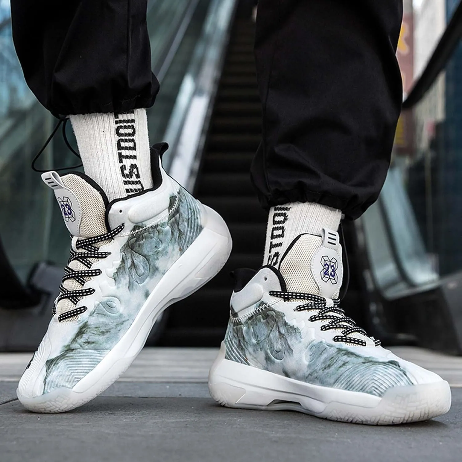 Mens and Womens Mid Top Lace Up Basketball Sneakers Comfortable and Breathable Running Shoes Anti Slip and Wear Resistant Walking Shoes Couple Park Walking Shoes Fitness Training Shoes